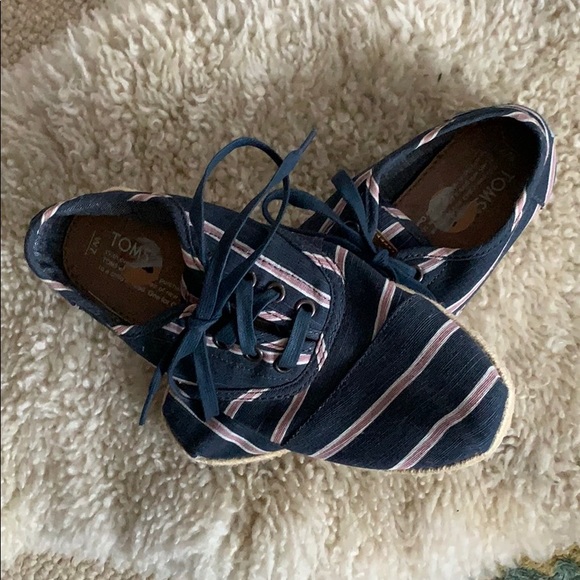 Toms Navy Pink Washed Stripe Rope Canvas Shoes 7 - Picture 3 of 7